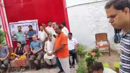 जौरा: जौरा शहर के योग गुरु सुनील शर्मा ने स्वास्थ्य विभाग एवं जेल के कैदियों को भी करवाया योग