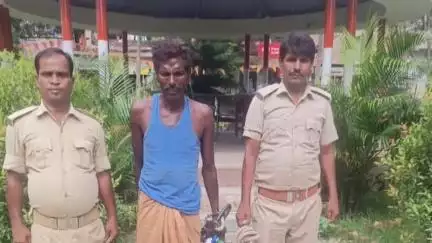 सिकटी: कुआड़ी पुलिस ने 5 लीटर देसी चुलाई शराब के साथ एक व्यक्ति को गिरफ्तार कर भेजा जेल