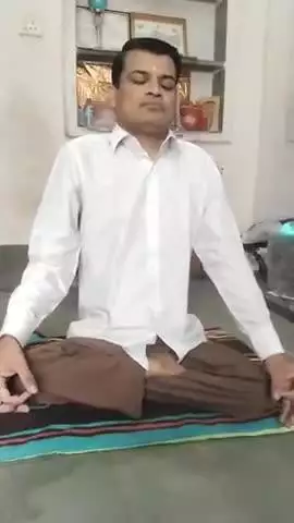 नित्य सुबह योग करके ही दैनिक दिनचर्या शुरू करने का दिया संदेश, झालावाड़ से दिव्यांग पार्षद संजीव वर्मा ने