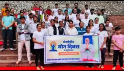 नरेन्द्रनगर: नरेंद्र नगर मंडल के अंतर्गत नगर पंचायत तपोवन में साइन घाट लक्ष्मण झूला में अंतर्राष्ट्रीय योग दिवस का सफल आयोजन