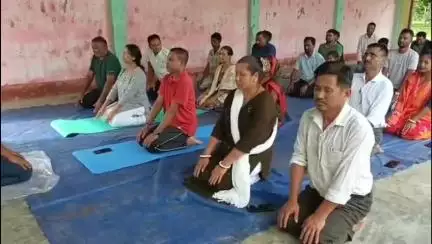চাৰিদুৱাৰ: ভাৰতীয় জনতা পাৰ্টিৰ উদ্যোগত চাৰিদুৱাৰ চাহ বাগিছাত আন্তঃৰাষ্ট্ৰীয় যোগ দিৱস অনুষ্ঠিত