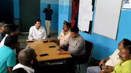 सिंघेश्वर: सिंहेश्वर आदर्श थाना परिसर में मुहर्रम को लेकर शांति समिति की बैठक हुई