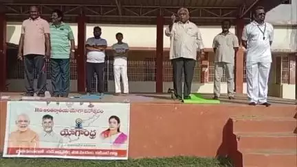 ఎస్ అన్నవరం ప్రభుత్వ పాఠశాలలో యోగాంధ్ర వేలాదిగా పాల్గొన్న విద్యార్థులు