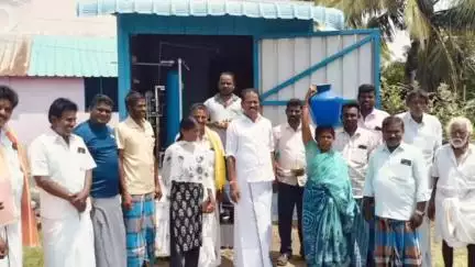 அரூர்: டி அம்மாபேட்டை பேருந்து நிலையத்தில் சுத்திகரிக்கப்பட்ட குடிநீர்நிலையத்தை அரூர் எம்எல்ஏ சம்பத்குமார் திறப்பு