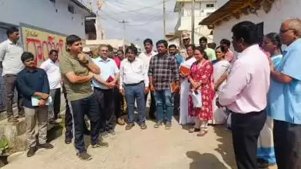 లింగంపేట్: లింగంపేట మండలం పంచాయతీ కార్యదర్శిక షోకాస్ నోటీసులు జారీ చేసిన : జిల్లా కలెక్టర్ ఆశిష్ సంగ్వాన్