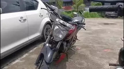 ഒറ്റപ്പാലം: കാൽനട യാത്രക്കാരനെ ഇടിച്ച് നിർത്താതെ പോയ ബൈക്ക് മോഷണം പോയി, ഒടുവിൽ തൃത്താലയിൽ നിന്ന് പിടികൂടി