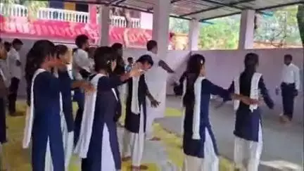 मोहनिया: पीएम श्री प्लस टू आदर्श उच्च विद्यालय बढूपर में अंतर्राष्ट्रीय योग दिवस पर छात्रों और शिक्षकों ने किया योग