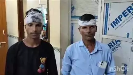 गोपालगंज: भटवलिया गांव में मंदिर से हुई मूर्तियां चोरी के बारे में पूछताछ करने पर पिता-पुत्र को पीटा, सदर अस्पताल में भर्ती