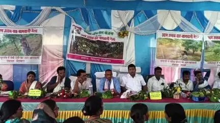 विष्णुगढ़: भेलवारा पंचायत भवन में बिरसा हरित ग्राम योजना के तहत ग्राम उत्सव सह बागवानी मेले का आयोजन