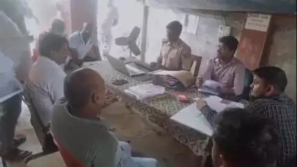 सिसवन: सिसवन प्रखंड के सिसवन थाना परिसर में शनिवार को जनता दरबार का आयोजन