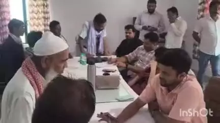बिसौली: बिसौली तहसील परिसर में संपूर्ण समाधान दिवस के दौरान एसडीएम और सीओ ने सुनी जनसमस्याएं, किया निस्तारण