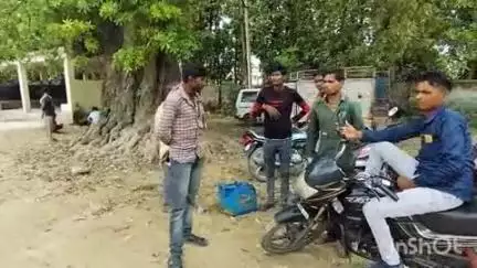लखीमपुर: खैईयां गांव के पास तेज रफ्तार ट्रैक्टर ट्राली ने बहन के घर से लौट रहे बाइक सवार युवक को रौंदा, हुई दर्दनाक मौत