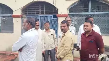 उज्जैन शहर: बड़नगर मार्ग पर बामोरा में मेडिकल एजेंसी संचालक ने जहरीला पदार्थ खाकर आत्महत्या की