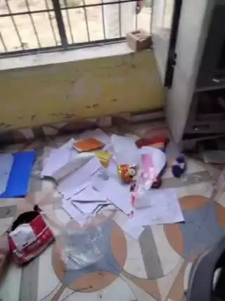 महोली: इमलिया सुल्तानपुर इलाके में लगातार चोरों का आतंक जारी, पंचायत भवन को बनाया अपना शिकार