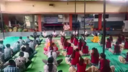 पाटी: अंतर्राष्ट्रीय योग दिवस पर पाटी में युवाओं ने किया योग, सैकड़ों युवा शामिल हुए