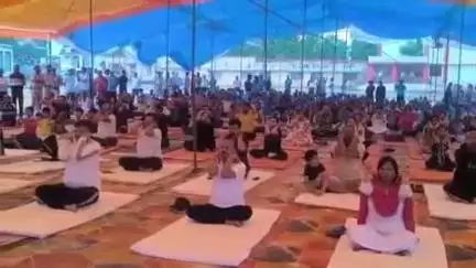अनूपपुर: शासकीय मैदान अनूपपुर में राज्यमंत्री दिलीप जायसवाल ने कहा - योग निरोगी काया का मूल मंत्र है