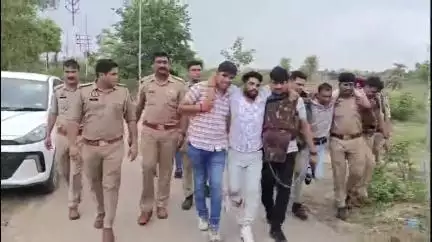 झांसी: नगरिया कुआं के पास वाहन चेकिंग के दौरान बदमाशों ने पुलिस पर फायरिंग की, पुलिस ने की जवाबी कार्रवाई