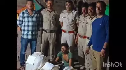 मनावर: उमरबन में गांजा तस्कर पर कसा शिकंजा, घर से 19.5 किलो मादक पदार्थ बरामद, ₹3.95 लाख का माल जब्त