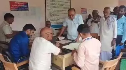 उचकागांव: उचकागांव थाना परिसर में जनता दरबार का आयोजन, आधा दर्जन मामलों की सुनवाई, सीओ ने दी जानकारी