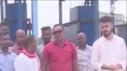 দেৰগাঁও: দেৰগাঁৱত টোলগেটক লৈ প্ৰতিবাদ ছাত্ৰ মুক্তি সংগ্ৰাম সমিতিৰ লগতে দল সংগঠনৰ,টোল গেট স্থাপন কৰাৰ সিধান্ত বাতিল বাতিলৰ হুংকাৰ