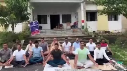 नवा बाज़ार: अंतर्राष्ट्रीय योग दिवस पर नावा बाजार थाना सहित सरकारी व गैर सरकारी संस्थाओं में योगाभ्यास
