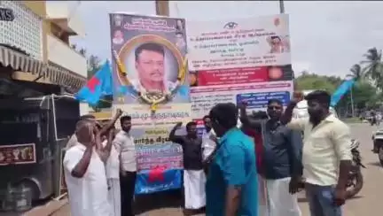 உத்தமபாளையம்: உத்தமபாளையம் பைபாஸில் தமிழ் புலிகள் கட்சி நிர்வாகி திருநாவுக்கரசு 4ம் ஆண்டு நினைவு தினம் அனுசரிப்பு