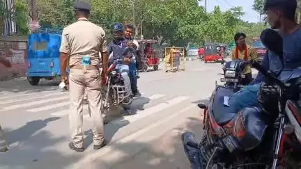 बेतिया: बेतिया में वाहन जांच अभियान, ₹1 लाख 49 हजार का जुर्माना वसूला गया