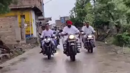 सुवासरा: क्षेत्रीय विधायक ने बाइक रैली निकालकर ग्रामीणों से मुलाकात की और उनकी समस्याएँ सुनीं