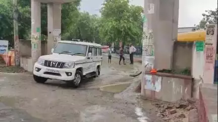 मंझनपुर: डीएम कार्यालय का रास्ता हुआ पानी पानी, लोगों को हुई आवागमन में समस्या, #jansamasya