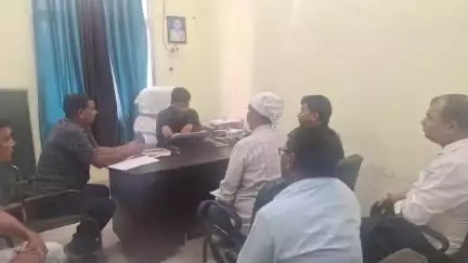 अमरपुर: अमरपुर प्रखंड मुख्यालय में बीडीओ ने आवास सहायकों के साथ की बैठक, दिए ज़रूरी दिशा निर्देश