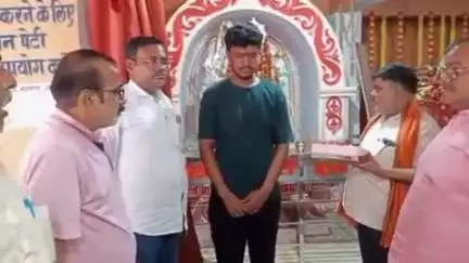 मदनपुर: नीट परीक्षा में सफल अमन को मदनपुर दुर्गा मंदिर में सम्मानित किया गया