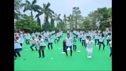 बड़ी सादड़ी: पंचमुखी बालाजी पार्क में उपखंड अधिकारी की अध्यक्षता में अंतर्राष्ट्रीय योग दिवस के अवसर पर कार्यक्रम का आयोजन हुआ