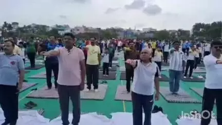 बैतूल नगर: जयवंती हक्सर महाविद्यालय में अंतर्राष्ट्रीय योग दिवस कार्यक्रम का आयोजन, विधायक भी हुए शामिल