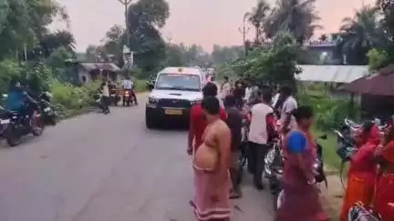 ଭୋଗରାଇ: ଦୁର୍ଗନ୍ଧ ରେ ଫାଟି ପଡୁଛି ବଗଡ଼ଛକ,ସନ୍ଦେହ ରେ ଗାଡ଼ି ଅଟକ, ଭୋଗରାଇ ପୋଲିସର ତଦନ୍ତ