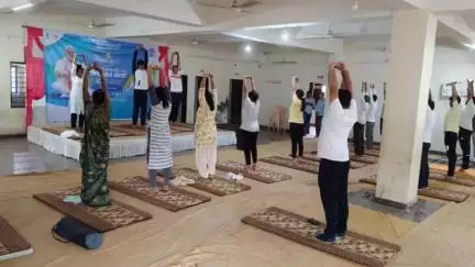 કાલાવાડ: શહેરના ટાઉનહોલ ખાતે ૧૧માં આંતરરાષ્ટ્રીય યોગ દિવસની ઉજવણી કરાઈ