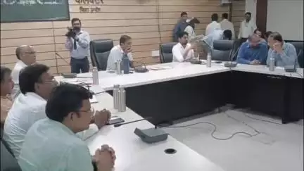 कनाड़िया: मूंग की दाल बिक्री में किसानों को हो रही परेशानी, कलेक्टर ने मंडी अधिकारियों के साथ बैठक में दिए सख्त निर्देश