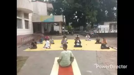 कोढ़ा: कोढ़ा: अंतरराष्ट्रीय योग दिवस पर कोढ़ा थाना परिसर में योग कार्यक्रम का आयोजन, कई लोग रहे मौजूद