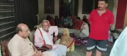 बांसी: वरिष्ठ चिकित्सक डॉक्टर सीताराम त्रिपाठी का निधन, विधायक राजा जय प्रताप सिंह ने पहुंचकर शोक संवेदना व्यक्त की