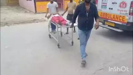 बागपत: सरूरपुर गांव के समीप हुए सड़क हादसे में 4 बच्चों समेत 10 लोग हुए घायल