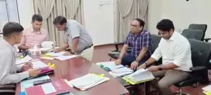 पूर्णिया पूर्व: पूर्णिया जिला पदाधिकारी की अध्यक्षता में जिलास्तरीय अनुकम्पा समिति की बैठक आयोजित हुई