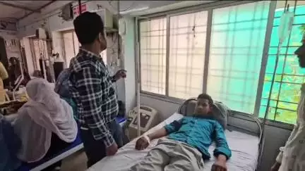 महोबा: बीजानगर रोड स्थित आवासीय प्रशिक्षण केंद्र में फूड प्वाइजनिंग से चार बच्चे बीमार, जिला अस्पताल में भर्ती