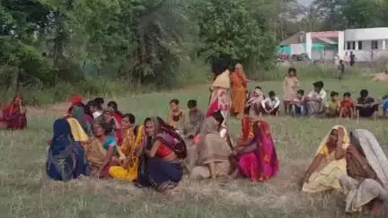 तरबगंज: तरबगंज के सिंगहाचंदा में पत्नी को पति को आत्महत्या के लिए प्रेरित करने के आरोप में गिरफ्तार किया गया, भेजी गई जेल