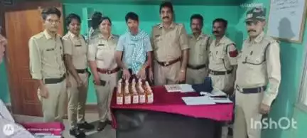 बैकुंठपुर: कोरिया जिले की नटवाही से मध्य प्रदेश निर्मित 8.86 लीटर गोवा व्हिस्की शराब हुई जब्त