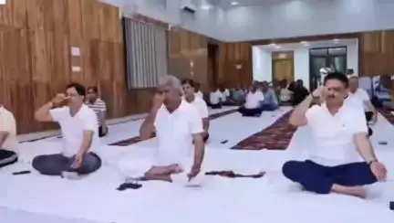 सिंगरौली: NCL ने स्थानीय समुदाय के साथ मनाया अंतर्राष्ट्रीय योग दिवस, निदेशकों ने परियोजनाओं में जगाई योग की अलख