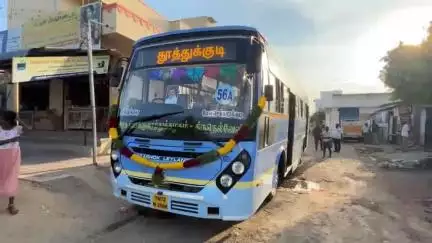 செக்காரக்குடியில்   புதிய அரசு நகரப் பேருந்தை எம்எல்ஏ சண்முகையா கொடியசைத்து தொடங்கி வைத்தார்