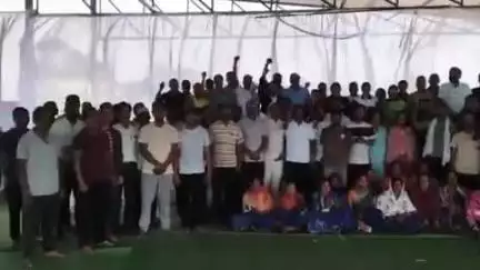 सामरी कुसमी: मंडी प्रांगण कुसमी में 20 गांव के लगभग 200 लघु सीमांत किसानों को किया गया बीज का वितरण