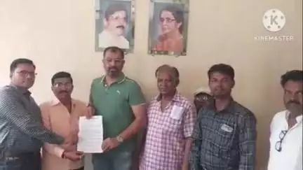 आर्वी: खासदार अमर काळे यांना जनआक्रोश समितीने दिले निवेदन.. रोडचे काम बंद झाल्याने अवस्था झाली बिकट. तारीख 23 ला होणार शाळासुरू