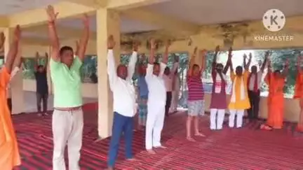 भरगामा प्रखंड मुख्यालय और विद्यालय में योग दिवस अभ्यास सत्र आयोजित