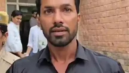 बाड़मेर: महिला डॉक्टर के कमरे तक पहुंचने वाले सिरफिरे आशिक को कोर्ट में किया गया पेश