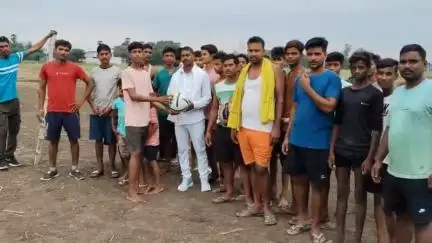 sambodhit krte sathiyo ko